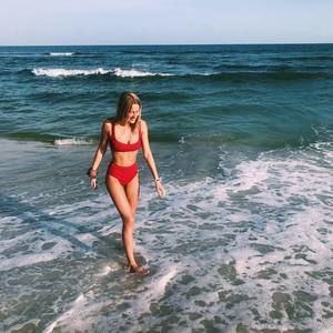 Meet your Posher, Avery